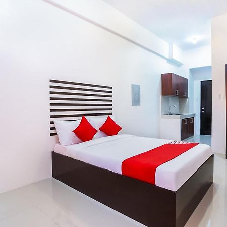 Oyo 505 Jardin Suites Манила Экстерьер фото