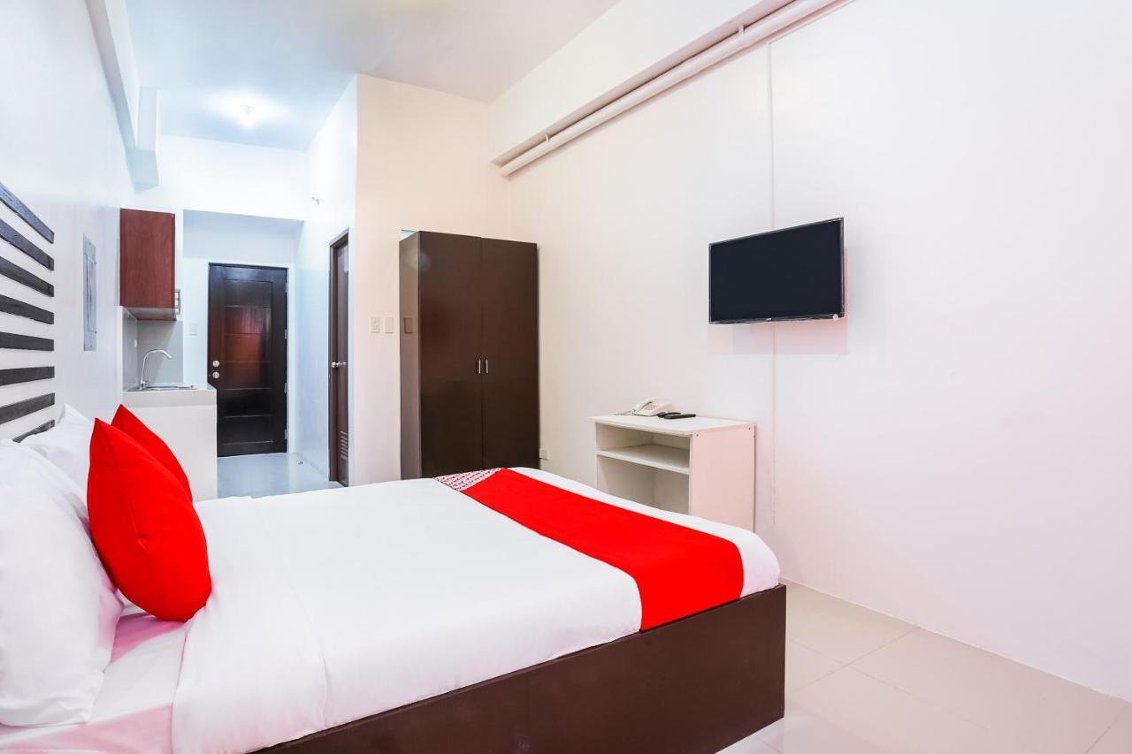 Oyo 505 Jardin Suites Манила Экстерьер фото